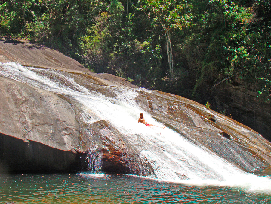 Cachoeira do Escorrega em Visconde de Mauá perto da Casa Capelinha